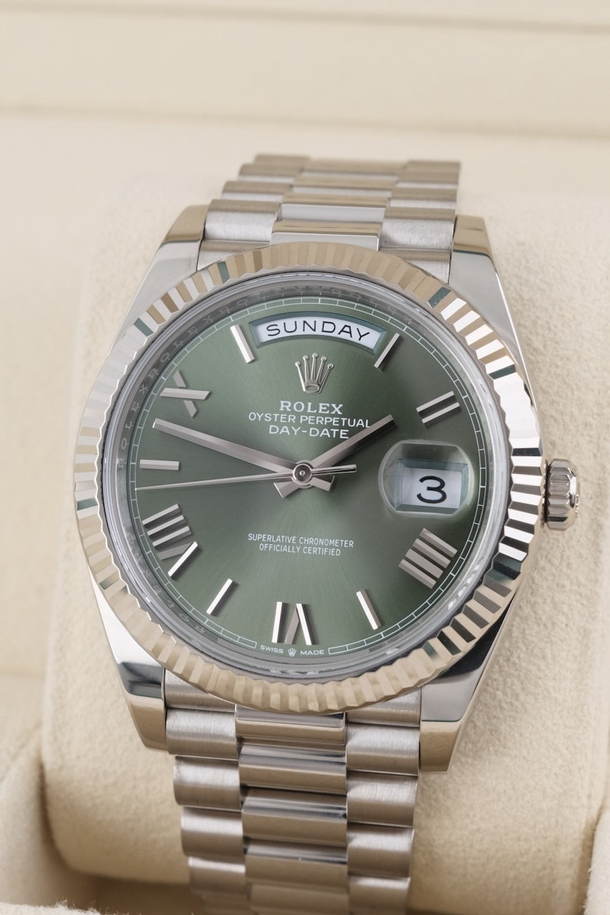 Day-Date 40 228239 Box + original Papers SERVICED Olive Dial 18k White Gold 2022