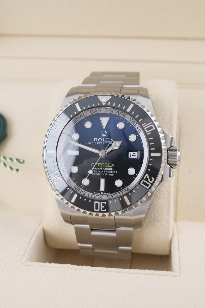 Sea-Dweller Deepsea 136660 Box + Papers