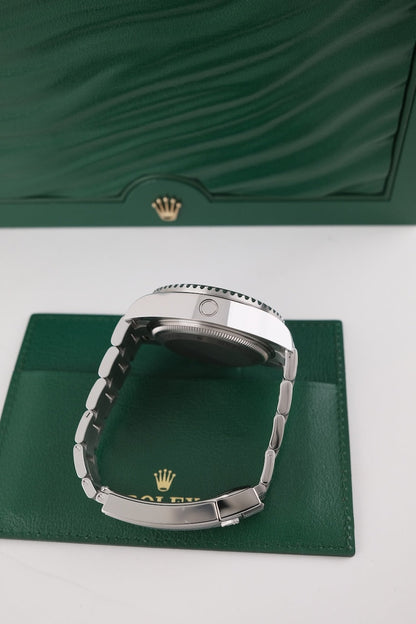 Sea-Dweller Deepsea 136660 Box + Papers