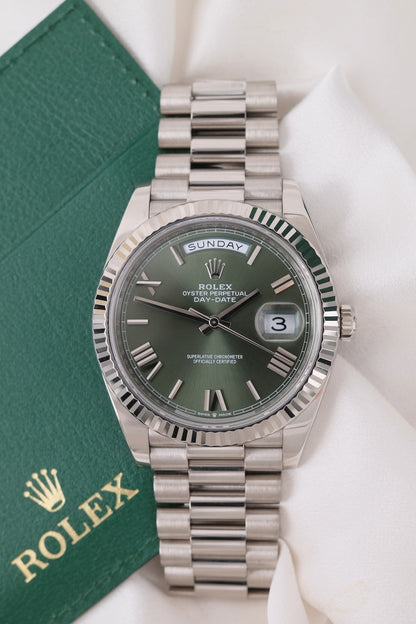 Day-Date 40 228239 Box + original Papers SERVICED Olive Dial 18k White Gold 2022