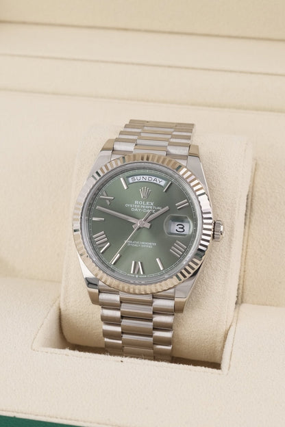 Day-Date 40 228239 Box + original Papers SERVICED Olive Dial 18k White Gold 2022