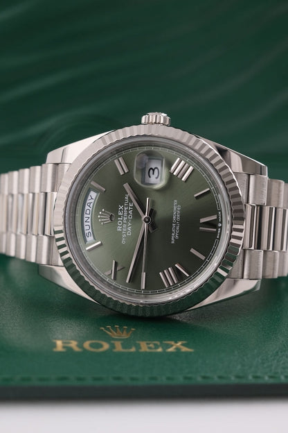Day-Date 40 228239 Box + original Papers SERVICED Olive Dial 18k White Gold 2022